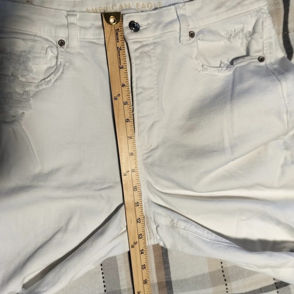 American Eagle Distressed/Ripped White Mom Jeans‎ Straight Leg Size 14 Casual - Picture 7 of 8